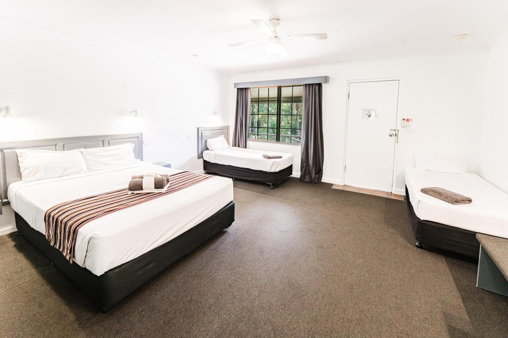 Country 2 Coast Motor Inn Coffs Harbour Esterno foto